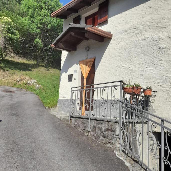 La Casetta Delle Nuvole Mazzo di Valtellina Bagian luar foto
